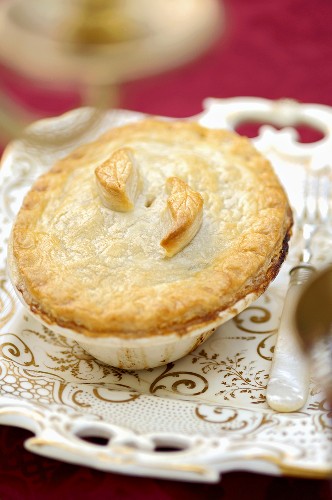 00277798         - Mince and vegetable pie
