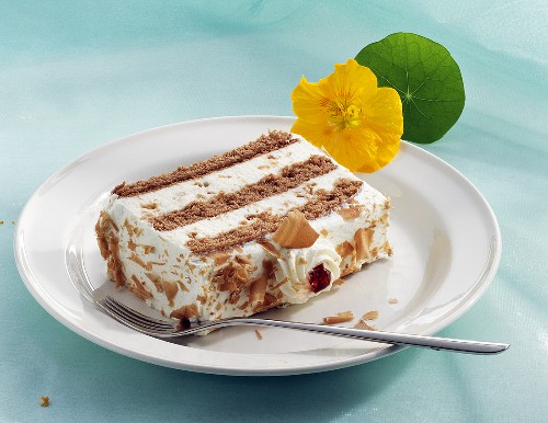 00353770         - Ein St�ck Amaretti-Joghurt-Kuchen