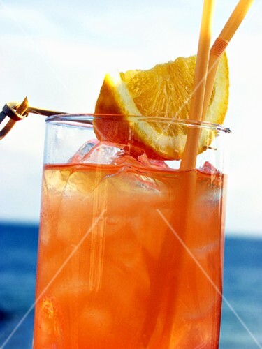 Planters Punch Cocktail am Meer (2)
