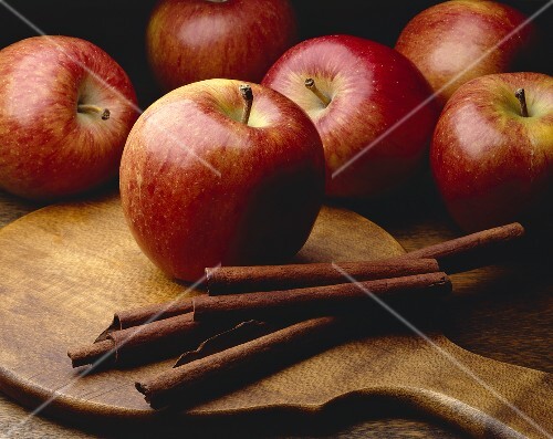 Fresh Apples with Cinnamon Sticks