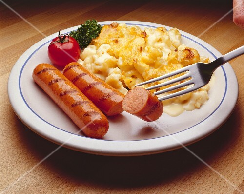 Grilled Hot Dogs with Macaroni and Cheese