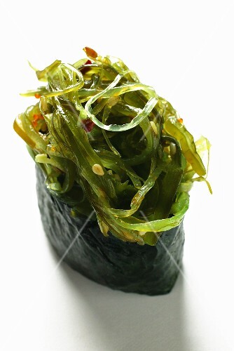 Gunkan-maki with seaweed