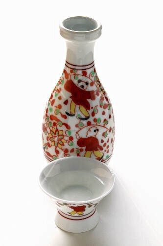Asian carafe and bowls (2)