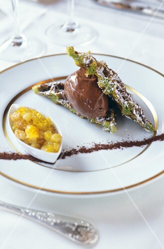 Chocolate ice cream, pistachio waffle, white currants & portjelly