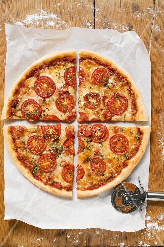 Cheese and tomato pizza with oregano (quartered)