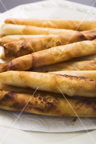 Sigara Böregi (Cigar-shaped pastries, Turkey)