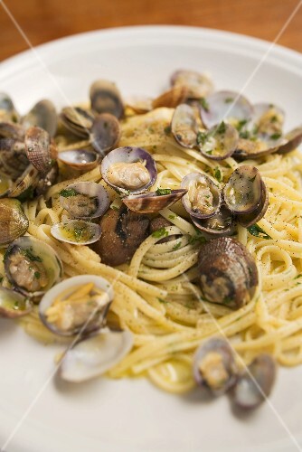 Linguine with shellfish