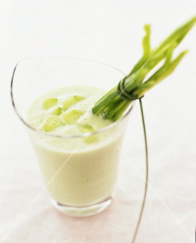 Yoghurt and cucumber dip with green pepper sticks