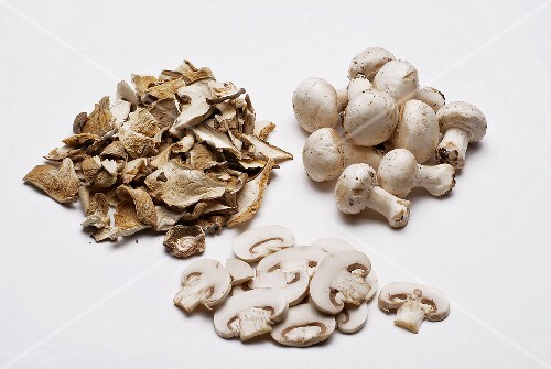 Dried shiitake mushrooms, mushrooms and mushroom slices