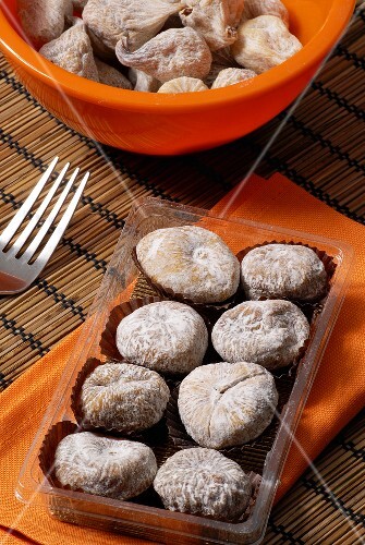 Dried figs in a box