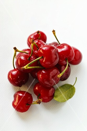Frische rote Kirschen (1)