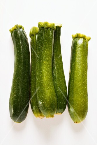 Fünf Zucchini