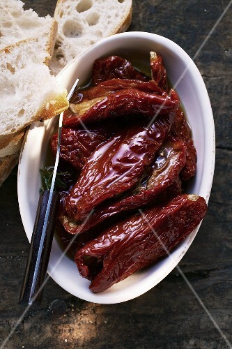 Marinated dried tomatoes; white bread