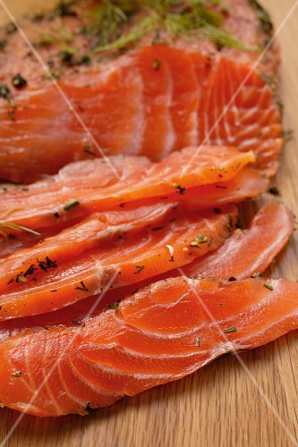 Graved Lachs mit Dill