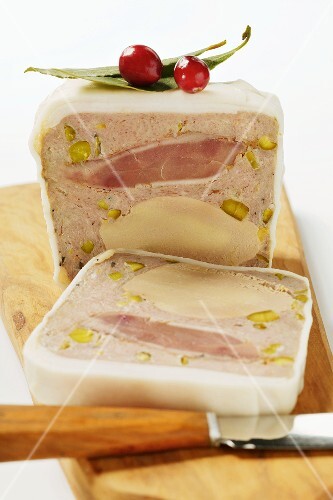Wild duck pâté with pistachios