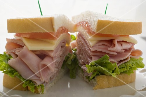 Ham, cheese and tomato sandwich (halved)