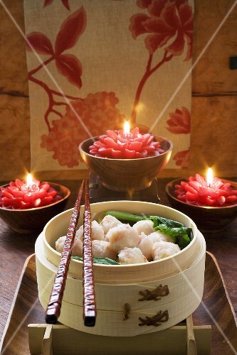 Shrimp balls in bamboo steamer (Thailand)