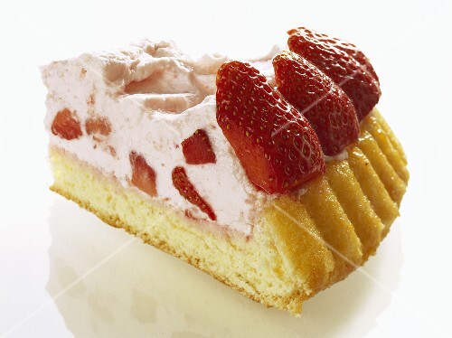 Strawberry flan with strawberry cream