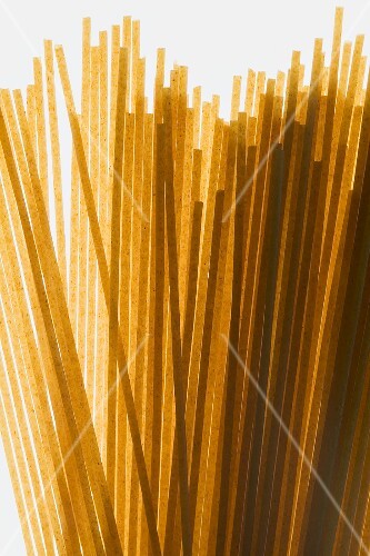 Wholemeal linguine (close-up)
