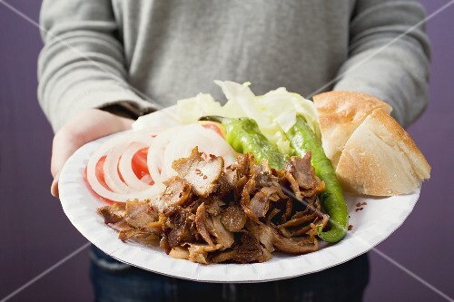 A portion of döner kebab