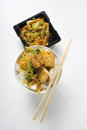 Stir-fried vegetables with fried tofu