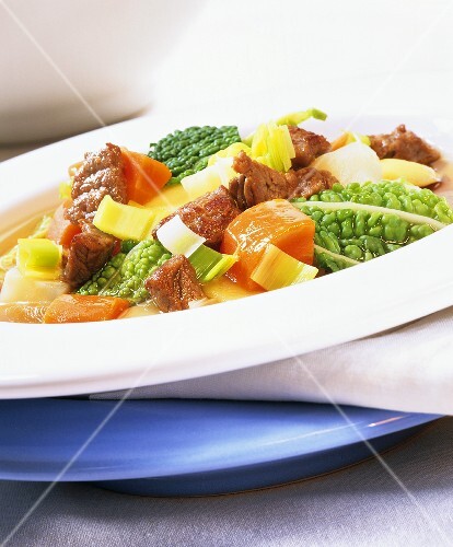 Pichelsteiner stew (Meat and vegetable stew)