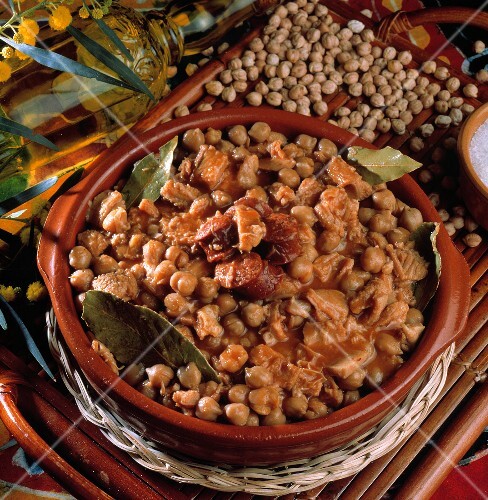Chick peas with tripe and Spanish chorizo