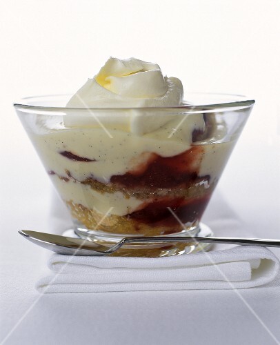Trifle (layered sweet with strawberries, blancmange, cream)