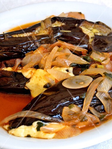 Melitzanes me tiri (aubergines with onions and cheese, Crete)