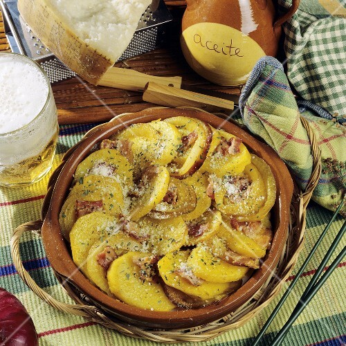 Kartoffelgratin mit Bier und Speck