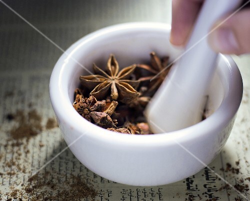 Star anise in mortar
