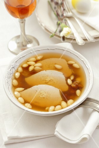 Turkey with almonds in wine jelly for Easter
