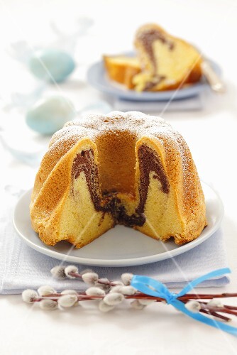 Marble cake for Easter, pieces removed