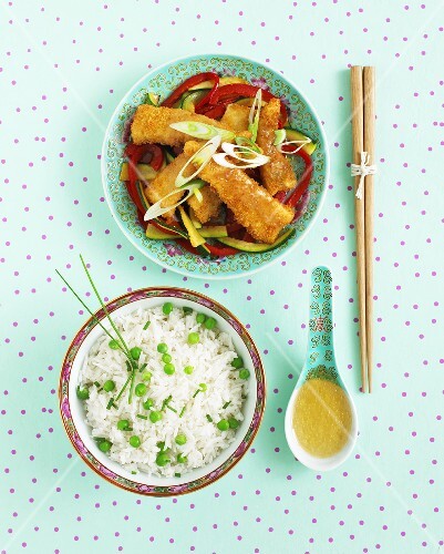 Fish fingers with rice and peas (China)
