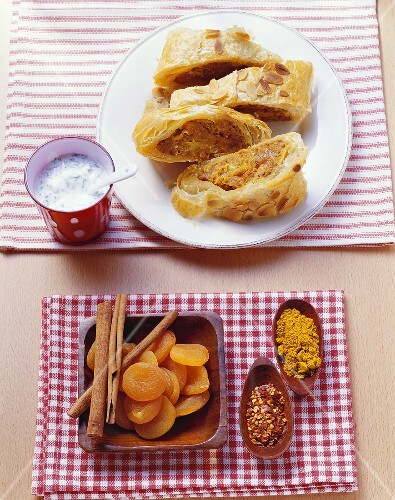 Minced meat pie with puff pastry