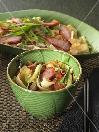 Gebratene Reisnudeln mit Schweinefleisch
