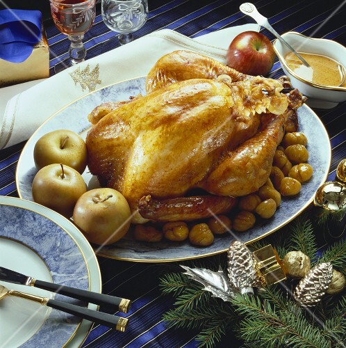 Stuffed turkey with chestnuts & apples, Xmas decorations