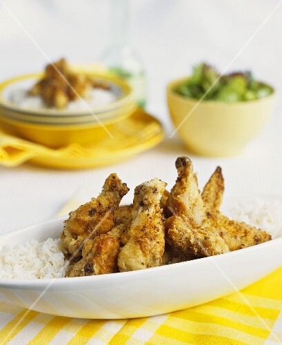 Crispy chicken wings with rice