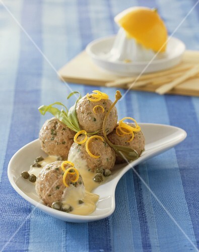 Königsberger Klopse (Meatballs in white sauce with capers)