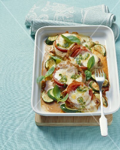Veal with courgettes, tomatoes and cheese