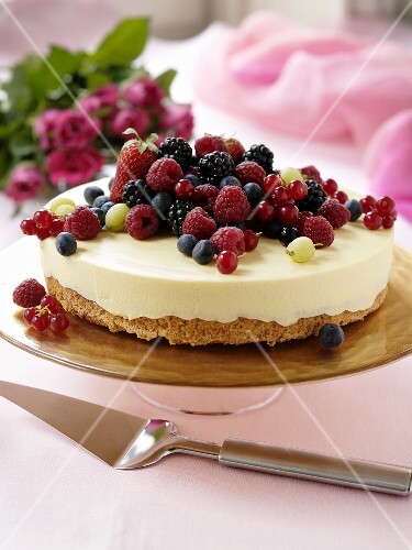 White chocolate ice cream cake with berries