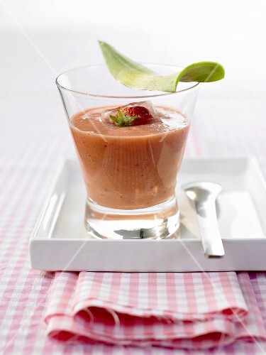 Pineapple and strawberry smoothie
