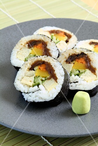 Futomaki sushi