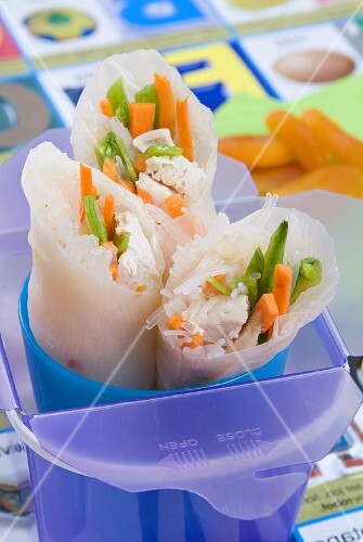 Rice paper rolls filled with chicken and vegetables