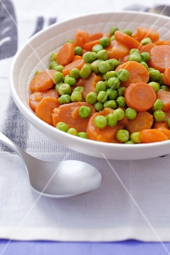 Buttered carrots with peas