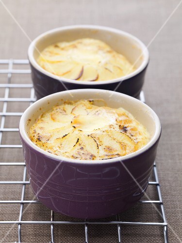 Potato gratin in small dishes
