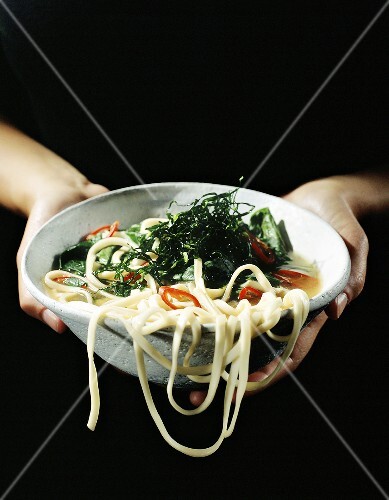 Thailändische Nudelsuppe mit Algen