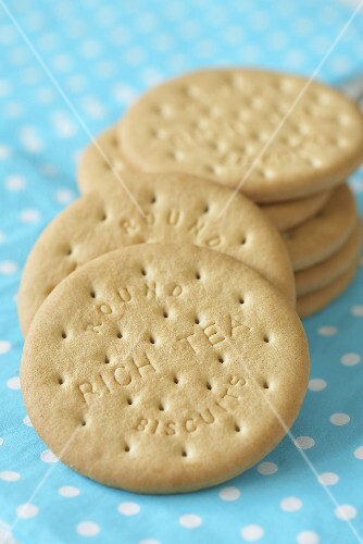 Rich tea biscuits (UK)