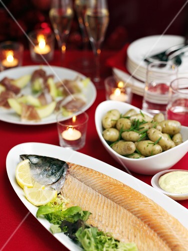 Salmon and melon with parma ham (Christmas)