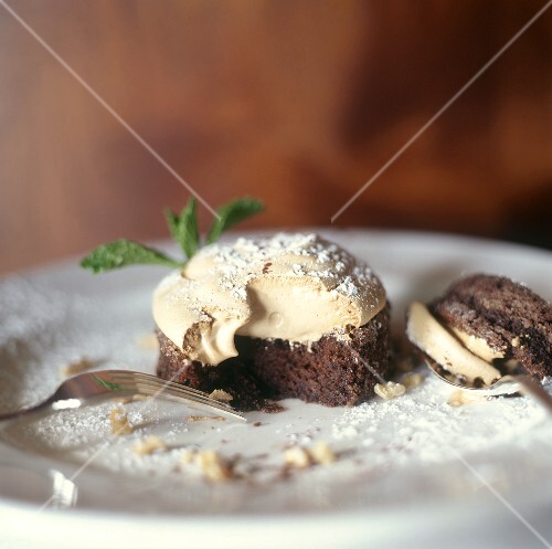 Individual Chocolate Cake with Mocha Meringue Topping